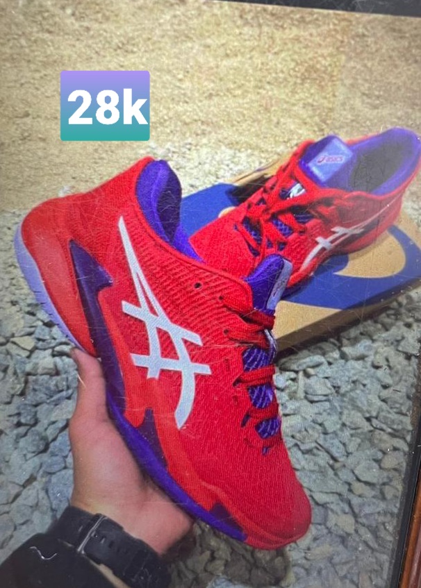 Sport shoes